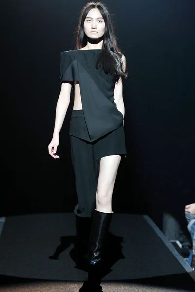 Look 8